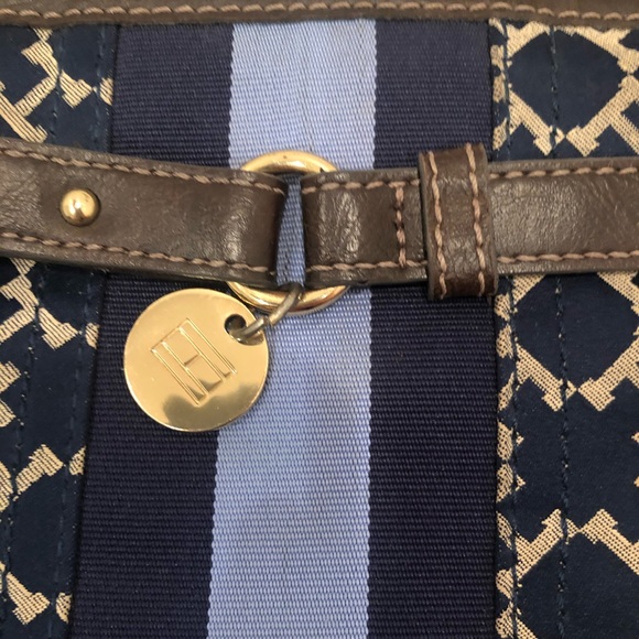 Perfect condition Tommy Hilfiger blue crossbody - Picture 2 of 3